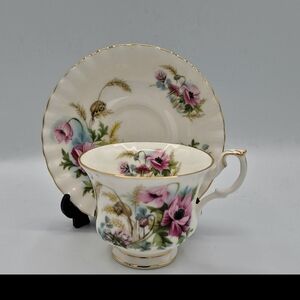 Rare Vintage Royal Albert "Harvest Poppy" Bone China Teacup Set - England